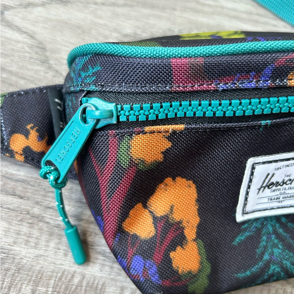 Mini Herschel Supply Company Black and Green Bag - Picture 2 of 5